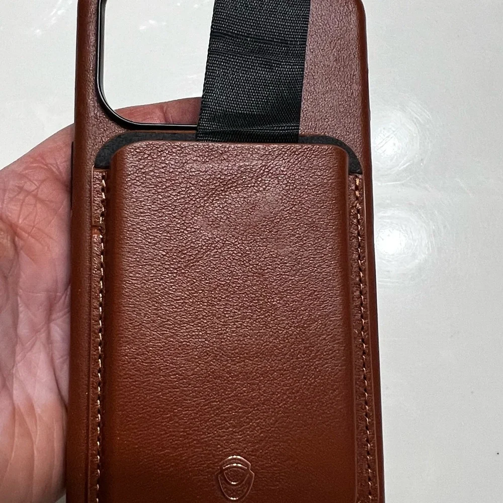 ELANT LEATHER CASE WITH DETACHABLE CARD WALLET for iPhone 14 Pro